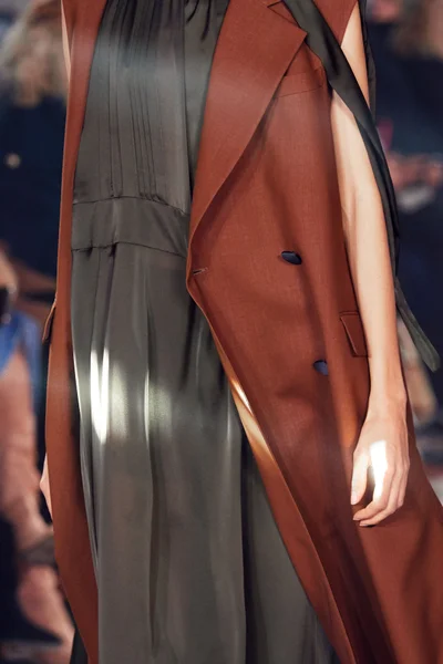 Look 2